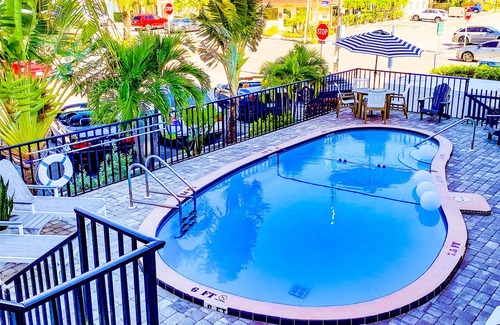 Clearwater Beach Hotel | Devon Shores- Standard Queen