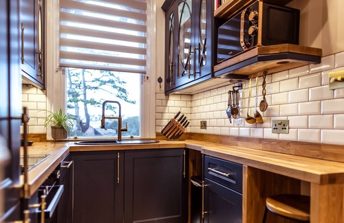 Eastbourne Seafront Apartment | Devonshire Loft - for stays of three months or more