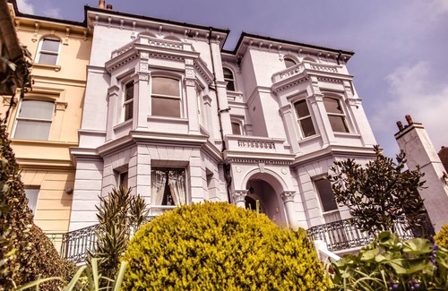 Eastbourne Seafront Apartment | Devonshire Loft - for stays of three months or more