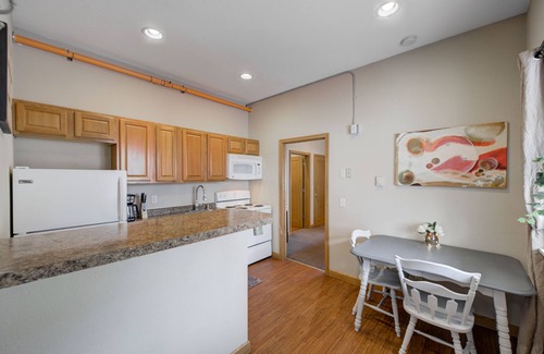 Pepin Condo | Dewdrop Condo - Spacious Studio For 2 By Beach!