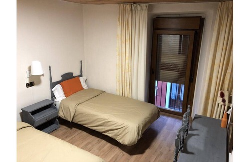 Puigcerda Bed & Breakfast | Di Verena - Two people (single beds) and private bathroom nr 26