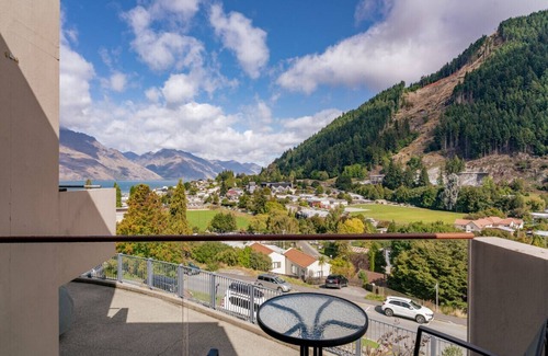 Queenstown City Centre House | Diamond Destination ZQN 8 - Lake & Mountain Views