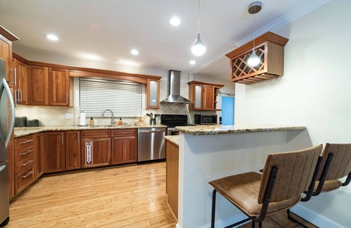 Central Fort Lauderdale House | DIAMOND ESTATES: FT LAUDERDALE - 4 QUEEN, 2 FULL, 2 FULL BATH, POOL & PATIO AREA