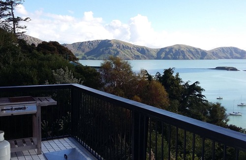 Diamond Harbour House | Diamond Harbour Hideaway Top Flat -Amazing views