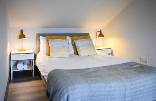 Airdrie House | Diamond House - 4 bedroom luxury home