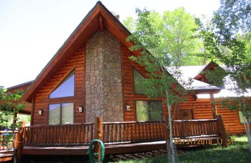 South Fork House | Diamond J's Riverside Retreat