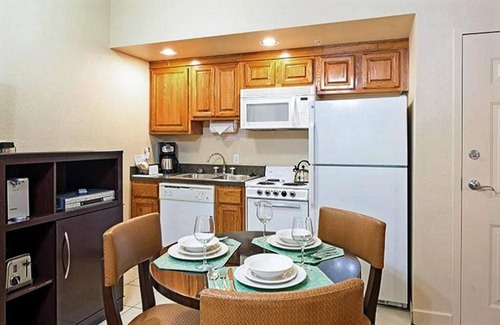 Pittman Center Villa | Diamond Resorts Bent Creek Golf Village - 1 Bed Accessible Roll-in Shower
