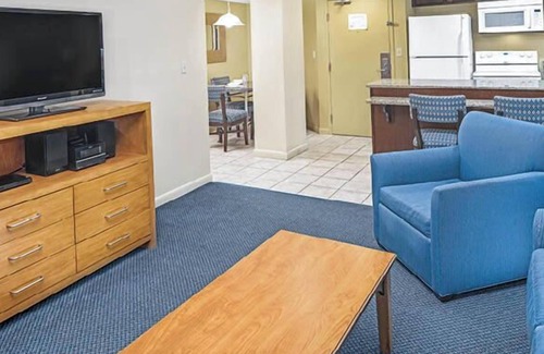 Brush - Stewarts Villa | Diamond Resorts Daytona Beach Regency - Studio - Efficiency (Lock-Off)