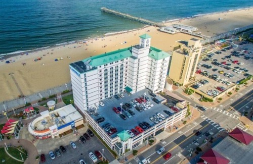 Virginia Beach Apartment | Diamond Resorts Boardwalk Resort and Villas - Studio - City View