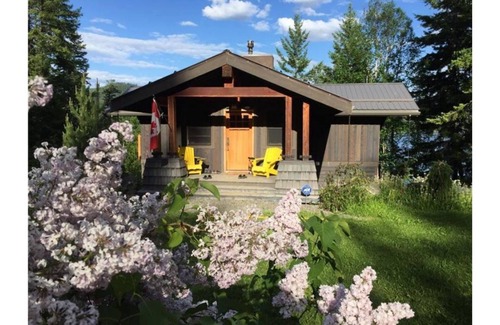 Canim Lake Cottage | Dick-Meadows Cottage