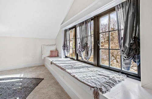 Fayetteville House | Dickson Chateau - DT Fay - Huge Yard