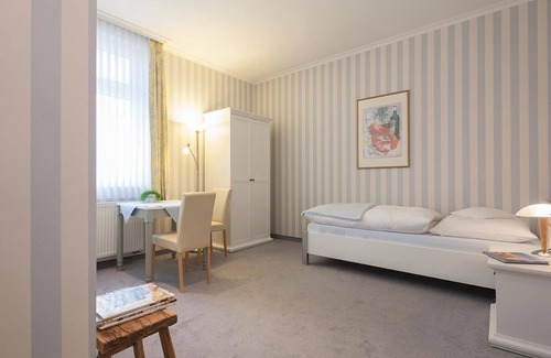 Norderney Apartment | Die Ferienwohnung "Lenz 1" liegt in der Benekestraße.