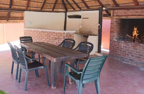 Bela-Bela House | Die Huis - Self Catering