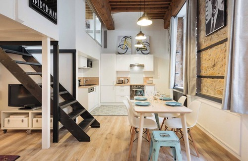 1st Arrondissement Apartment | Dify Bear-hotel de Ville
