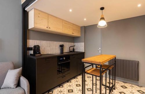 1st Arrondissement Apartment | DIFY Bicyclette - Hotel de Ville