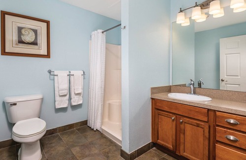 Ocean Shores Resort | Dig your toes in the sand and throw yourself into the wind!