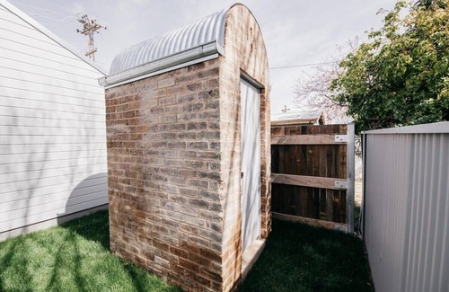 Orange Cottage | Dimby Cottage - Beautifully Restored Heritage Home