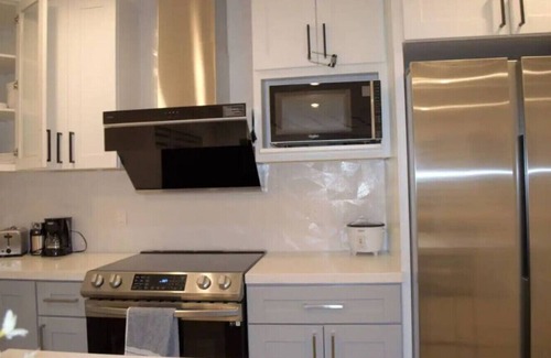 Dimond House | Dimond Abode #1 Modern 2BR/2BA with EV Charger