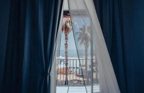 Marina di Caronia House | Dimora Burrafato - Antico Palazzo sul Lungomare