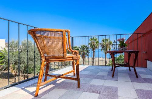 Marina di Caronia House | Dimora Burrafato - Antico Palazzo sul Lungomare