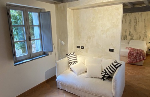 Valdicastello Carducci Hotel | Dimora Carducci