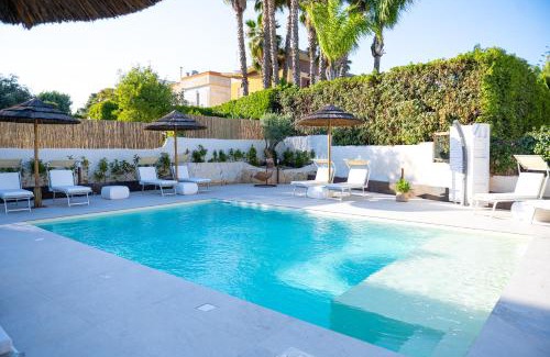Noto Marina Bed & Breakfast | DimorAmare LUXURY BeB POOL AND BEACH