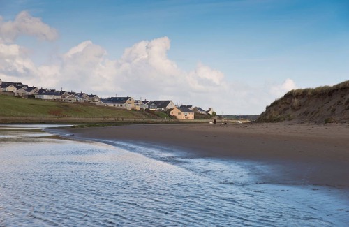 Malltraeth House | Dinas Bach - A Fabulously Remodelled Bungalow in Aberffraw