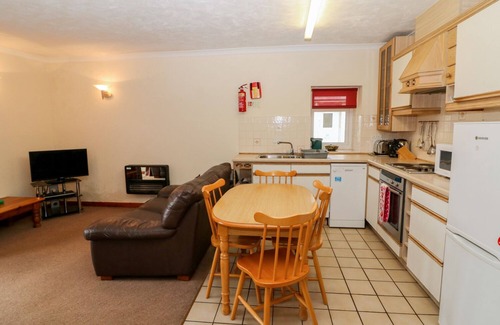 Rhyd-y-clafdy Cottage | DINAS, pet friendly, with pool in Pwllheli