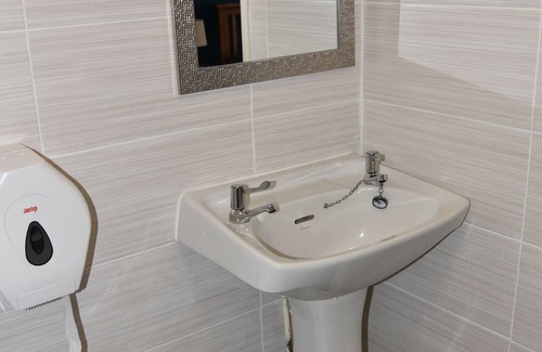 Amlwch Hotel | Dinorben Arms Hotel