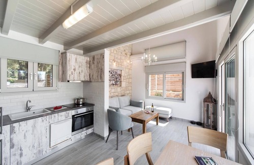 Tsoukaladhes Villa | Dioni - Three Bedroom Villa, Sleeps 6