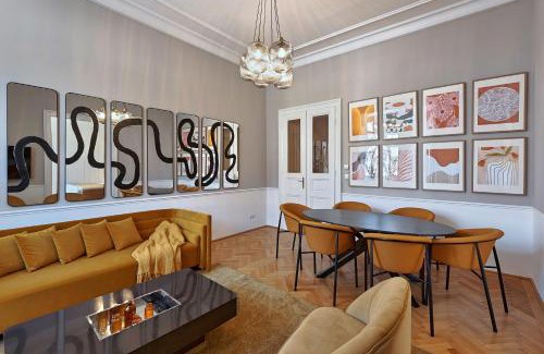 Wahring Apartment | Diplomatic district apartment, 6 stops to center
