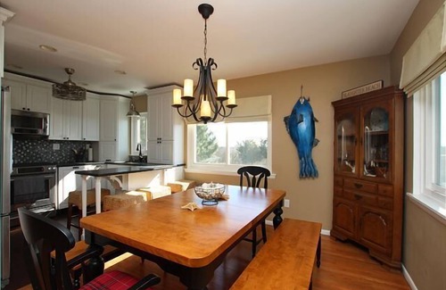 Slaughter Beach House | Direct Bay Front pet friendly home located in the quiet location of Slaughter Beach!