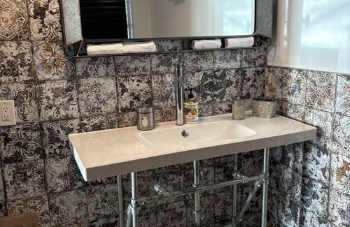 Fort Pierce Apartment | Direct Bay View Charming studio with WiFi in fabulous Fort Pierce sleeps 3