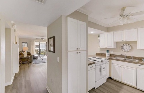 Bradenton Beach Condo | ~Direct Beach Access~Summertime Great Rates~