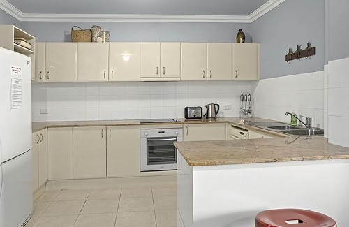 Nambucca Heads Apartment | Direct beach access and just a short walk to town centre, stunning estuary views!