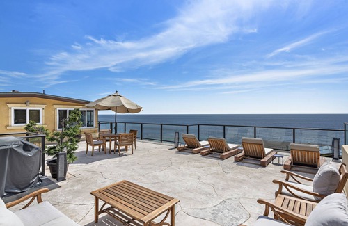 Laguna Beach Condo | Direct Beach access/Ocean View Performing Arts Haven