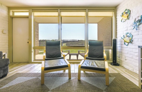 Port Aransas Condo | Direct Beach Access: Sunny Port Aransas Condo