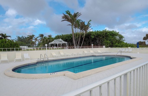 Singer Island Condo | Direct Beach Access - Poolside Coastal Condo