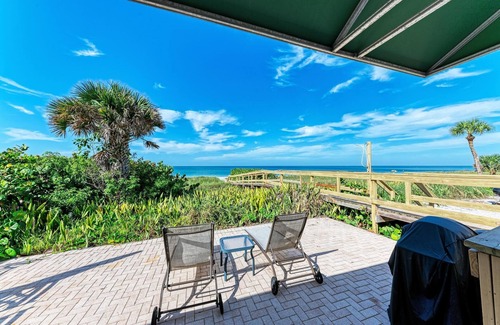 Nokomis Cottage | Direct Beachfront Cottage-Casey Key/Nokomis Beach-1 Bedroom
