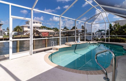 Matlacha House | Direct Gulf-access home w/electric-heated pool, bikes & kayaks! - Casa Hightide