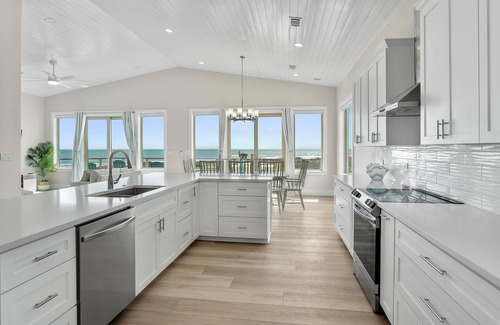 Port Aransas House | Direct Gulf Views, Shared Pool, Pet Friendly, Golf Cart Included, Boardwalk