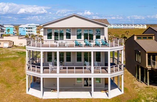 Port Aransas House | Direct Gulf Views, Shared Pool, Pet Friendly, Golf Cart Included, Boardwalk