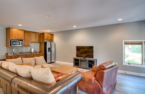 Saxony Forest House | Direct Lakefront on Lake Keowee Remodeled 2019