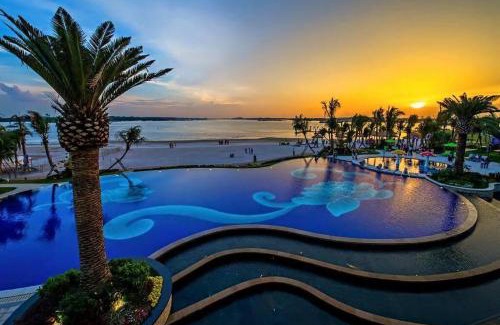 Central District Apartment | Direct mall access & beach - Large group 8 pax