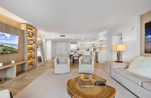 Bayshore Apartment | Direct Ocean 3/3 at 1 Hotel & Homes