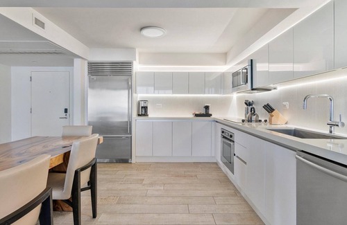 Bayshore Apartment | Direct Ocean 3/3 at 1 Hotel & Homes