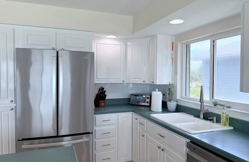 Boardwalk House | DIRECT OCEAN FRONT HOME SLEEPS 14- HUGE OCEANFRONT PATIO NEAR FLAGLER AVE!