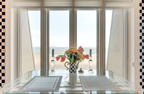 Beach Lagoon Villa | Direct OCEANFRONT Stunning Top Floor Turtle Lane Condo with Multiple Pools!
