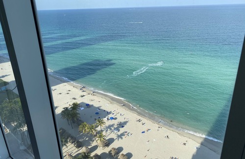 Sunny Isles Beach Condo | DIRECT OCEAN VIEWS- La Perla in Sunny Isles.
