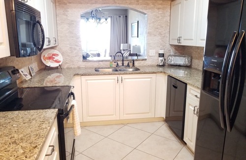 Palm Coast Condo | Direct Ocean View Condo: 2BR/2BA with Elevator - Sleeps 5